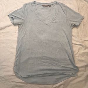 Athleta breezy V neck t-shirt